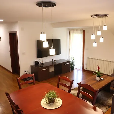 Ego Apartmanii 公寓 Ćuprija